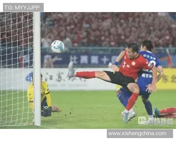 南京足球队拼搏历程回顾全国锦标赛特别报道展现奋斗精神与团队力量 南京足球队拼搏历程回顾全国锦标赛特别报道展现奋斗精神与团队力量